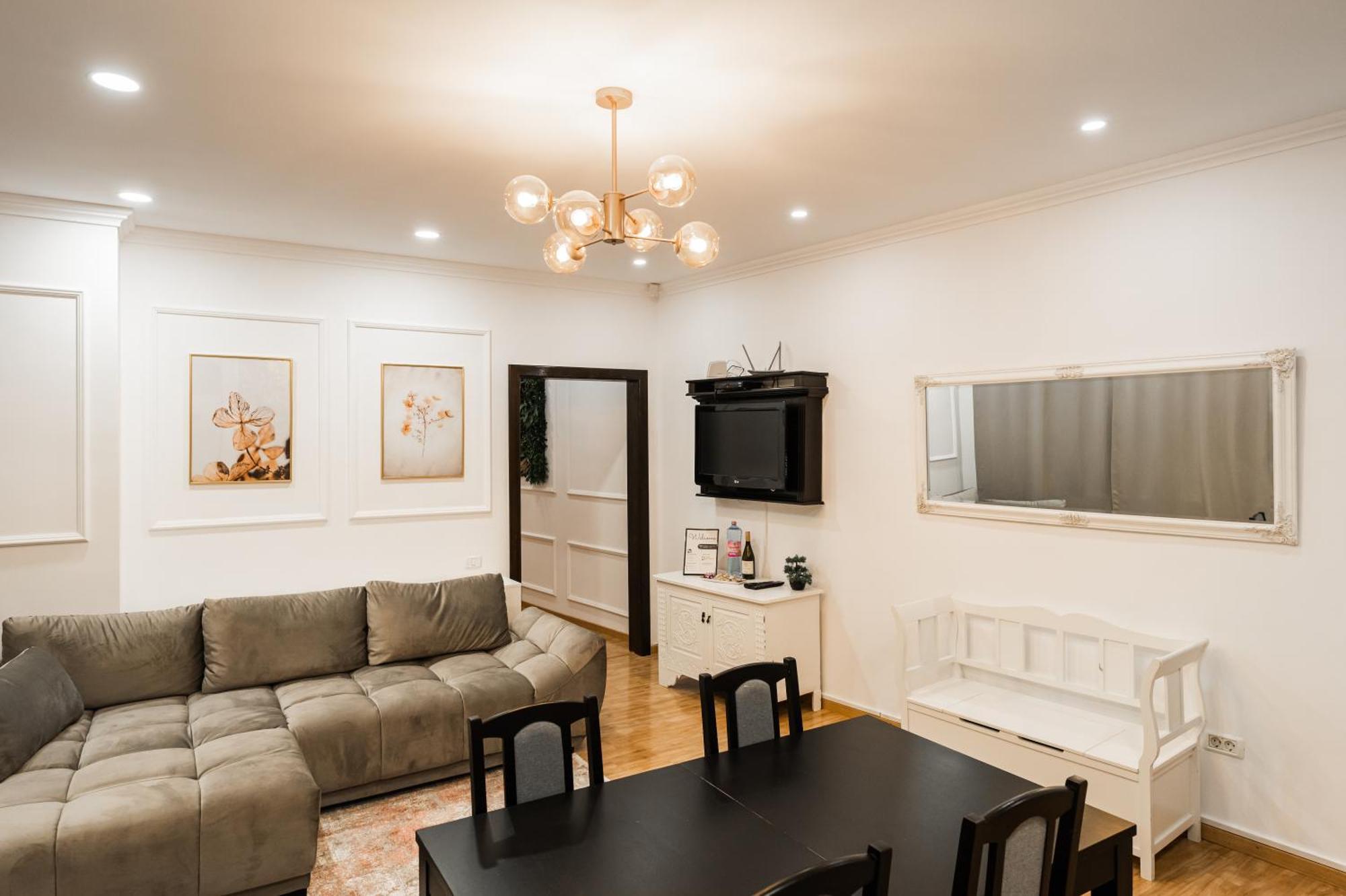 브라쇼브 Apollonia Estate Old Town Big And Luxurious 아파트 외부 사진
