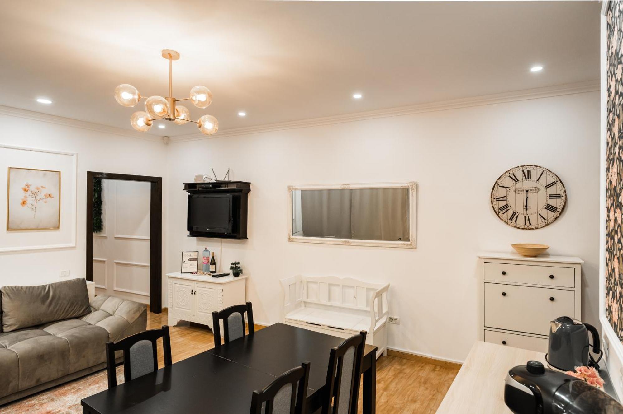 브라쇼브 Apollonia Estate Old Town Big And Luxurious 아파트 외부 사진