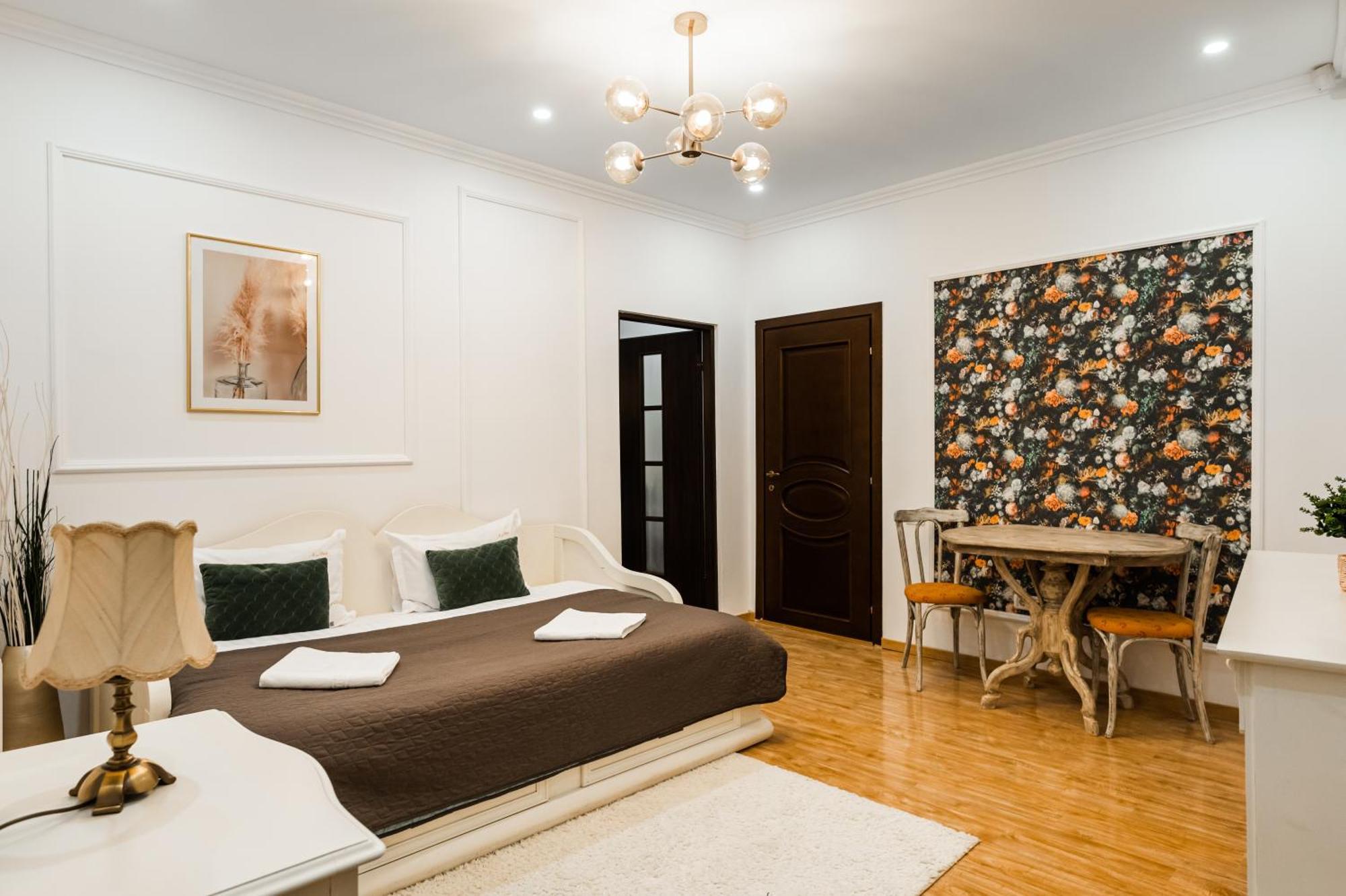 브라쇼브 Apollonia Estate Old Town Big And Luxurious 아파트 외부 사진